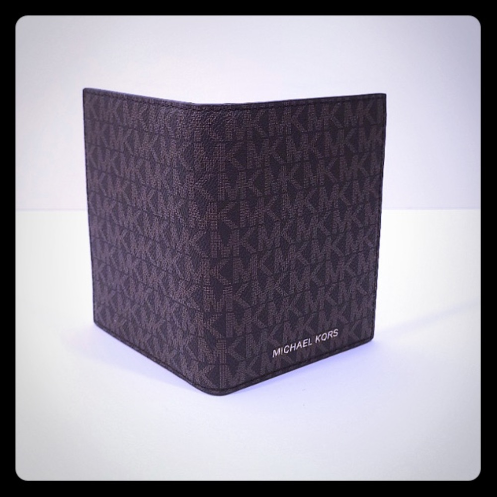 Michael Kors Jet Set Travel Passport Holder